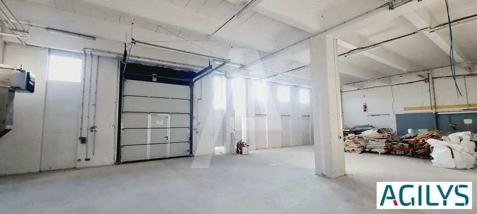 Flex in Rungis for lease - Interior Photo - Image 1 of 12