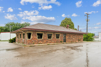 1-14 W Reynolds St, Pontiac, IL for lease Building Photo- Image 1 of 8