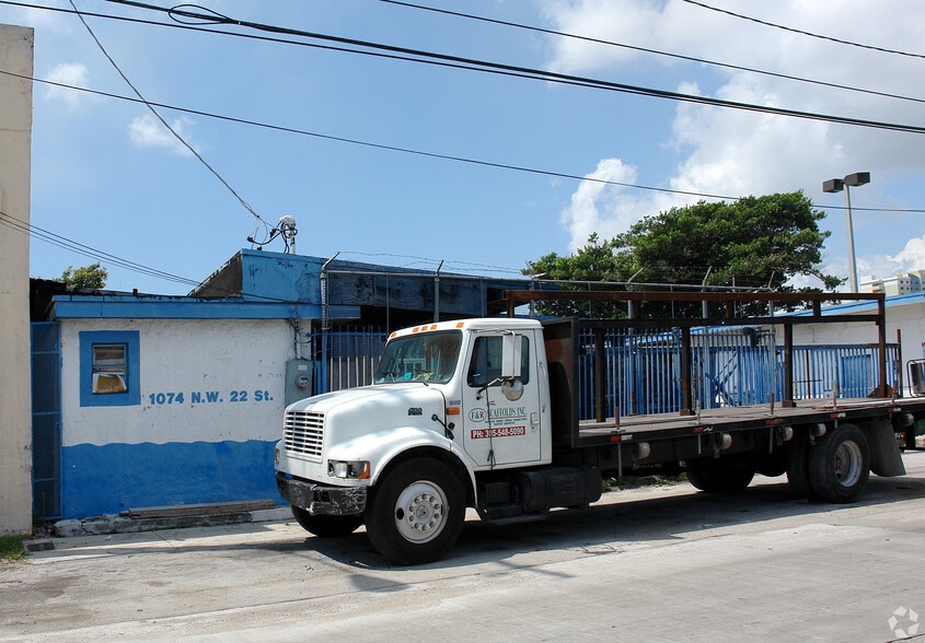 1078 NW 22nd St, Miami, FL for lease - Building Photo - Image 2 of 5