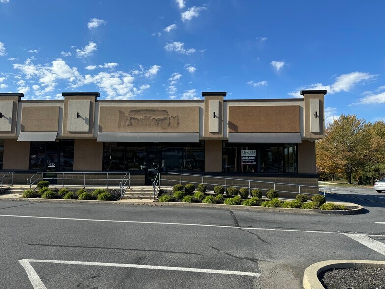 1020 Wilkes Barre Township Blvd, Wilkes-Barre, PA à louer - Photo du bâtiment - Image 3 de 5