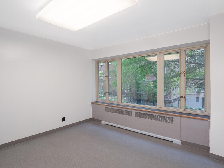 35 E 35th St, New York, NY à louer - Photo intérieure - Image 2 de 14