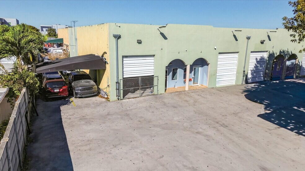 9180 NW 119th St, Hialeah, FL à vendre - Photo du bâtiment - Image 2 de 23