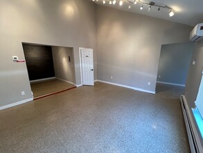 75 State Route 15, Lafayette, NJ à louer Photo intérieure- Image 1 de 1