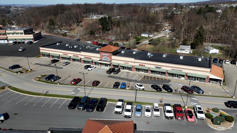 200 Fort Pierpont Dr, Morgantown, WV à louer - Photo du bâtiment - Image 2 de 97