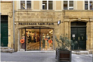 Plus de détails pour Commerce de détail à louer