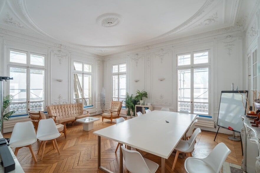 144 Boulevard Haussmann, Paris à louer - Photo intérieure - Image 2 de 13