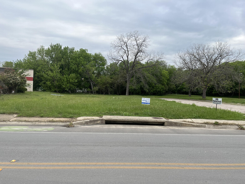 215 Cheatham, San Marcos, TX for lease - Primary Photo - Image 1 of 2