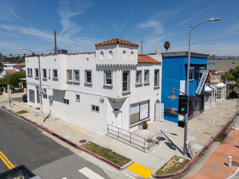 2741-2743 S Robertson Blvd, Los Angeles, CA à louer - Photo du bâtiment - Image 1 de 21