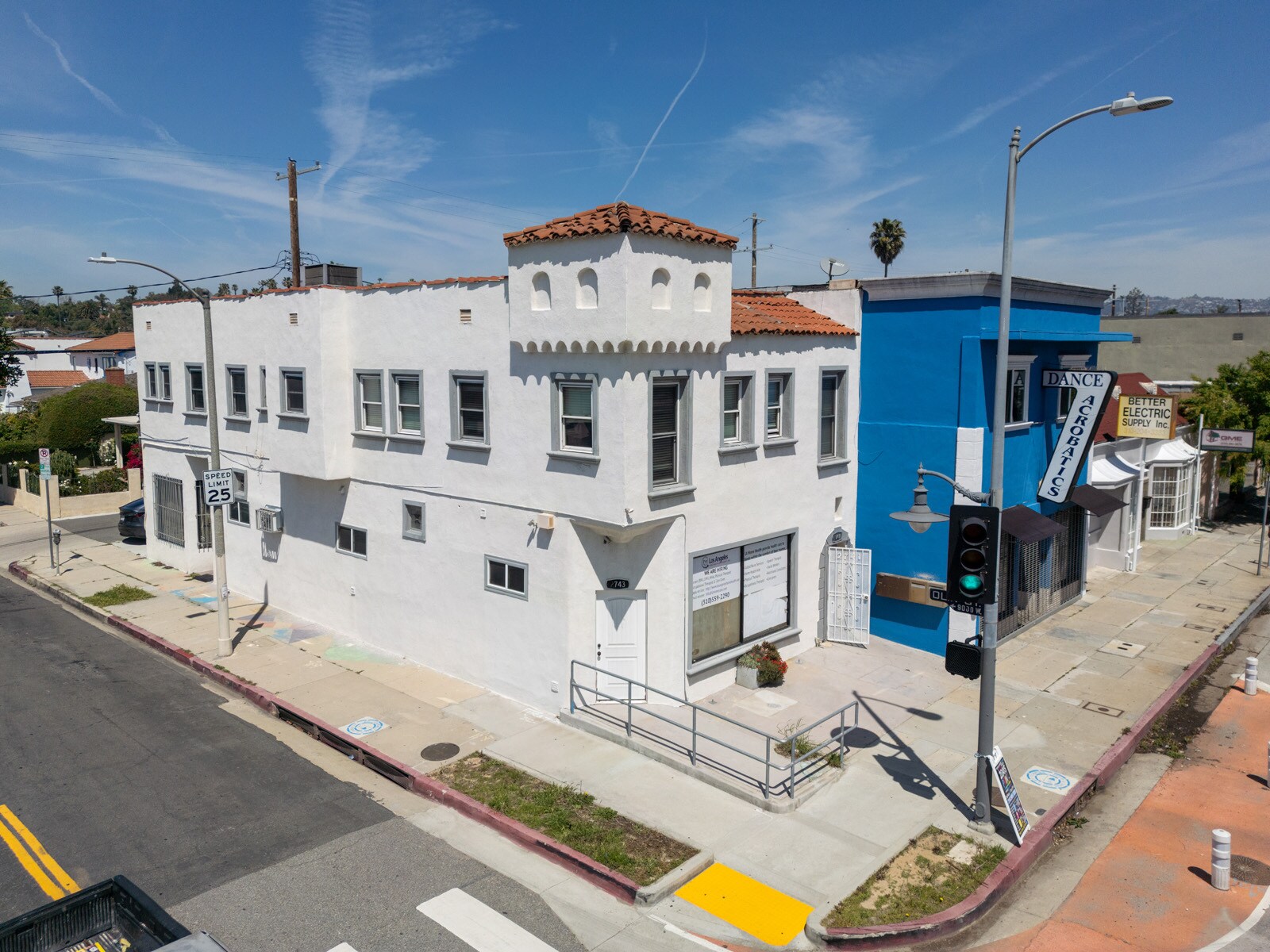 2741-2743 S Robertson Blvd, Los Angeles, CA à louer Photo du bâtiment- Image 1 de 22