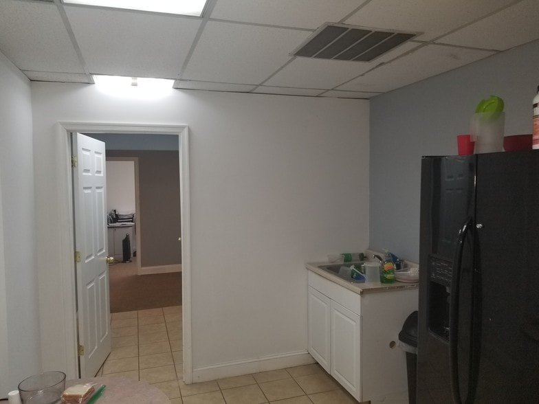 7700 Old Branch Ave, Clinton, MD for lease - Interior Photo - Image 2 of 11