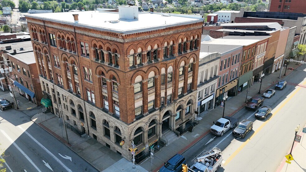 41 N Main St, Greensburg, PA à vendre - Photo du bâtiment - Image 2 de 30