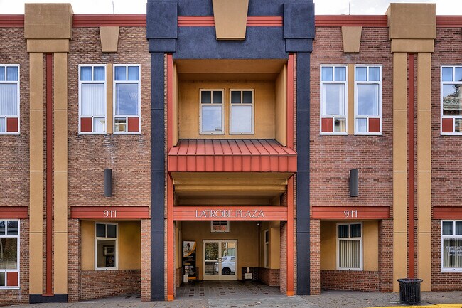 More details for 911 Ligonier St, Latrobe, PA - Office for Sale