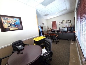 3233 Commerce Pl, West Palm Beach, FL à louer Photo intérieure- Image 2 de 14