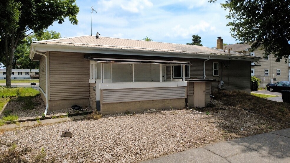 511 Vine St, Wisconsin Dells, WI à vendre - Photo du bâtiment - Image 3 de 29