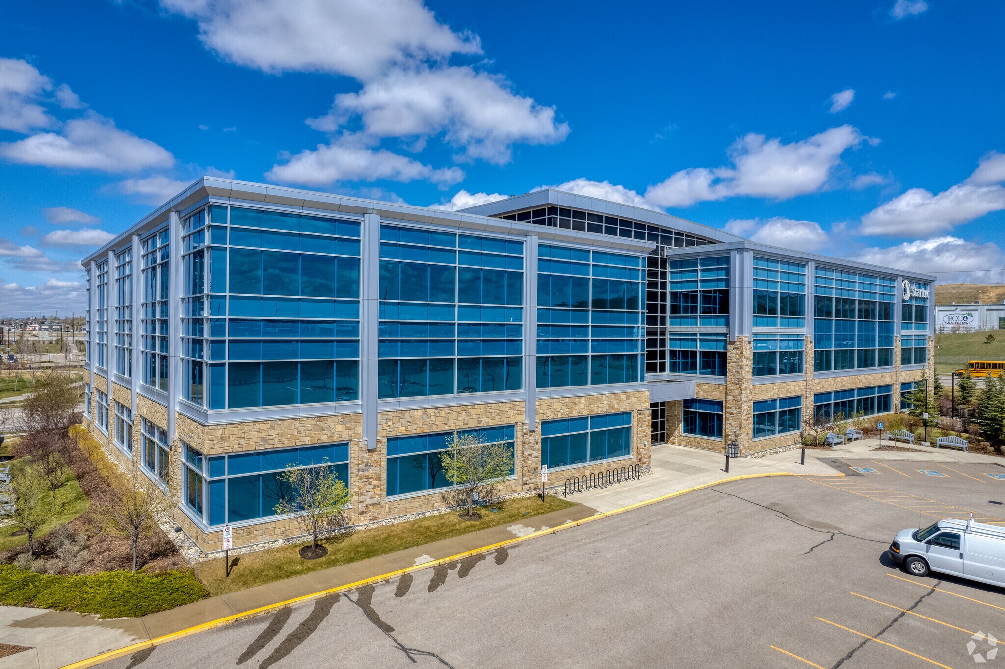 37 Quarry Park Blvd SE, Calgary, AB à vendre Photo du bâtiment- Image 1 de 1