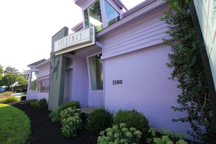 3580 Gettysburg Rd, Camp Hill, PA for sale - Building Photo - Image 3 of 22