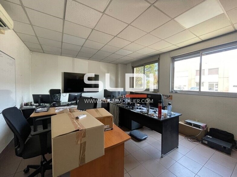 2 Rue Paul Villard, Chassieu for lease - Interior Photo - Image 3 of 8