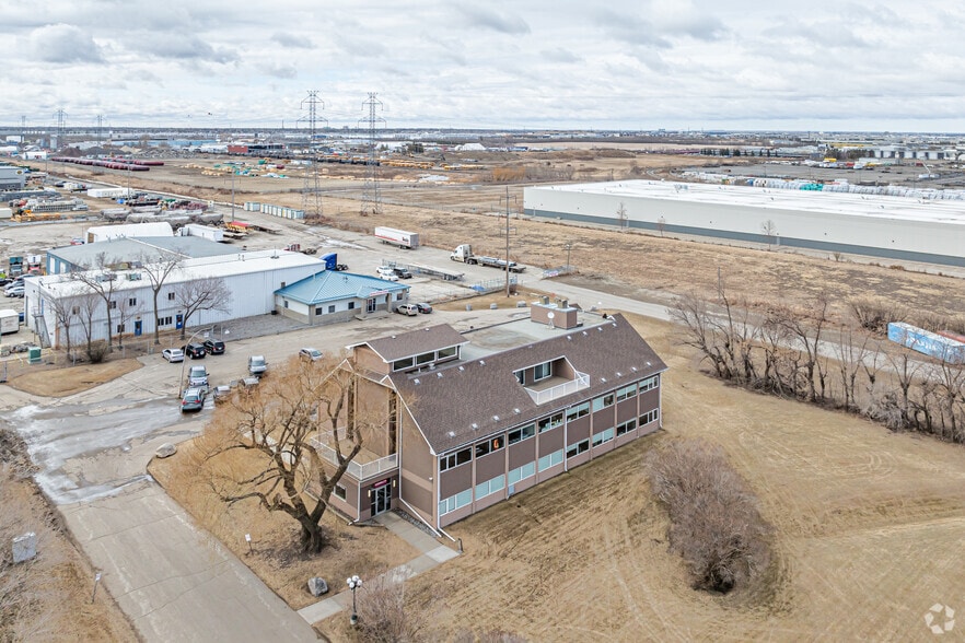 2461 76th Ave NW, Edmonton, AB for sale - Aerial - Image 2 of 7