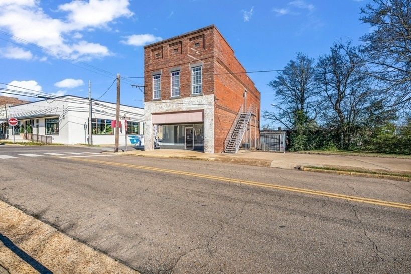 201 Lafayette St, Starkville, MS for lease - Building Photo - Image 1 of 19