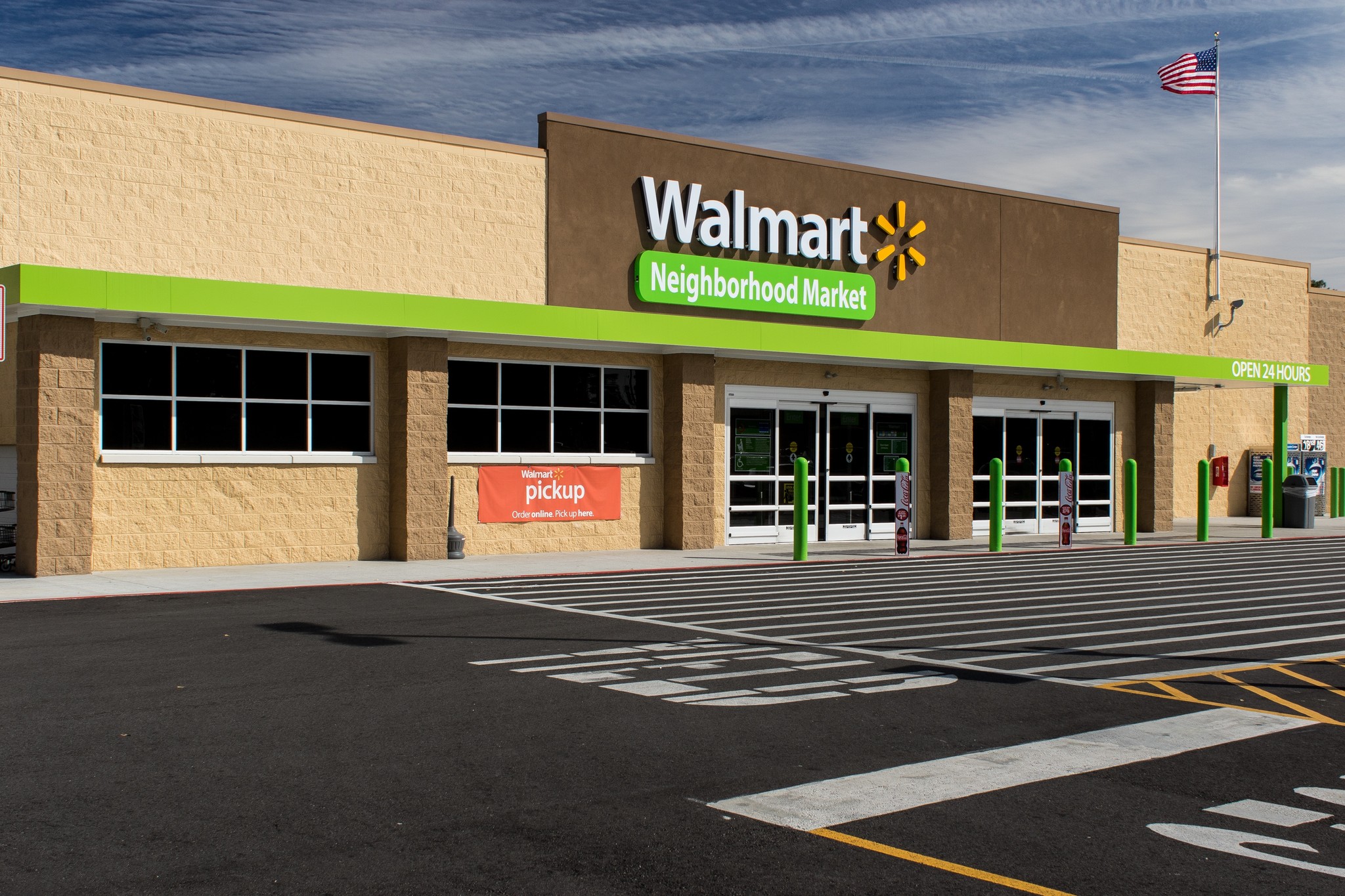 Walmart Market, Waycross, GA for sale Primary Photo- Image 1 of 13