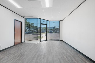 2020 Rutland Dr, Austin, TX à louer Photo intérieure- Image 1 de 9