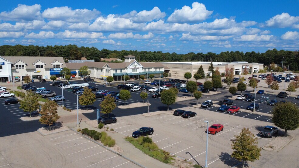 Post Rd, North Kingstown, RI à louer - Photo du bâtiment - Image 2 de 22