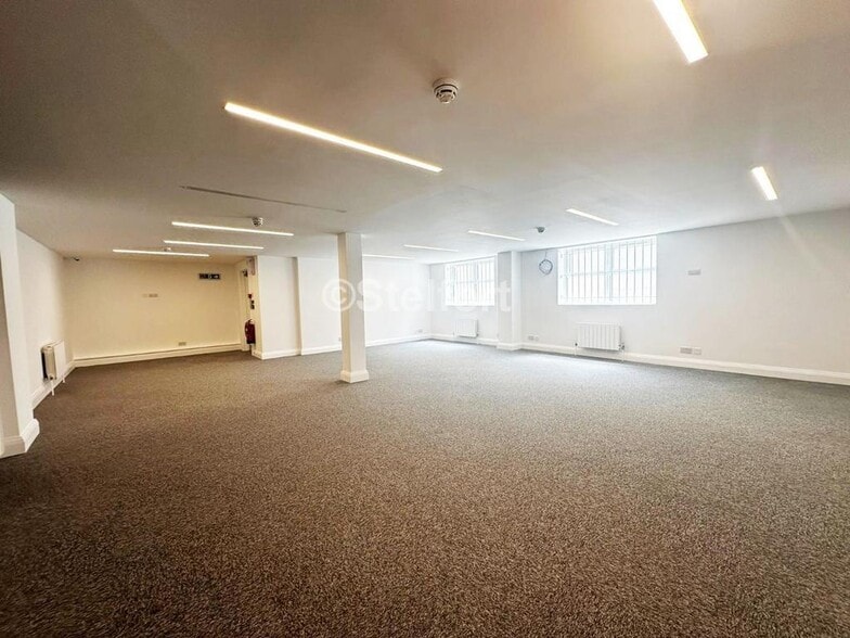 27-29 Vauxhall Grove, London for lease - Building Photo - Image 2 of 16