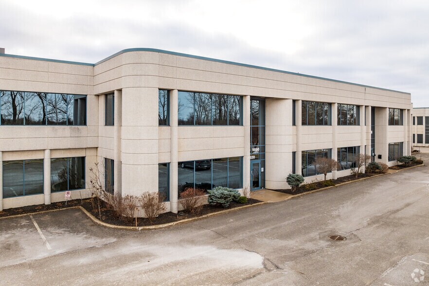 9800-9892 Boul du Golf, Montréal, QC à louer - Photo principale - Image 1 de 6