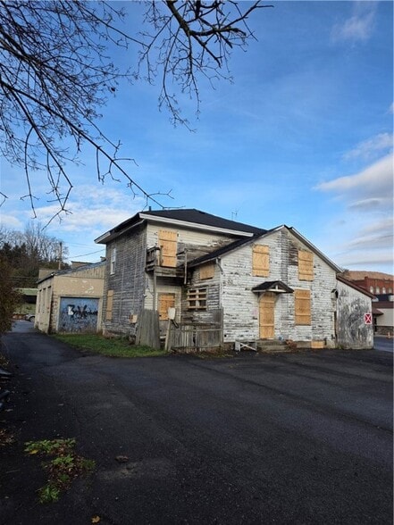 142 S Main St, Naples, NY for sale - Building Photo - Image 3 of 6