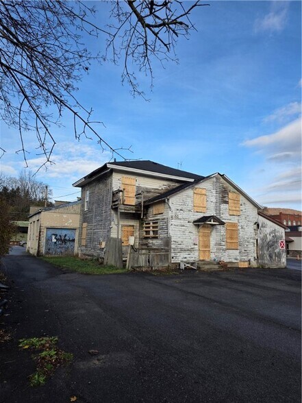 142 S Main St, Naples, NY à vendre - Photo du bâtiment - Image 3 de 6