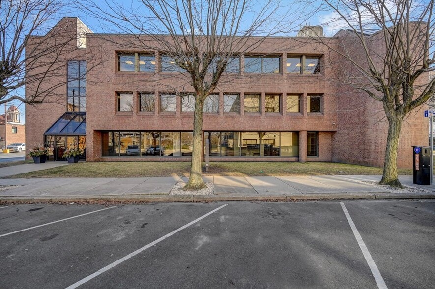220 Penn Ave, Scranton, PA à louer - Photo du bâtiment - Image 2 de 6