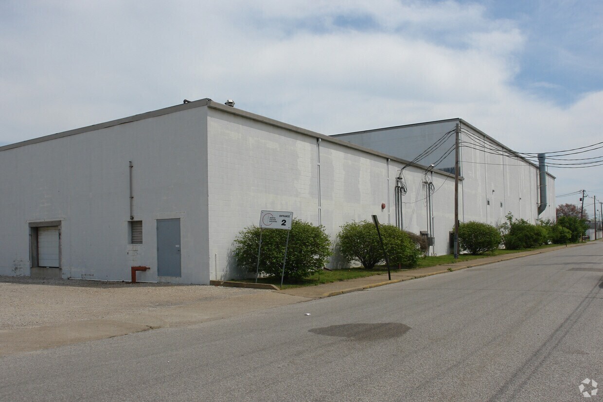 1031 W Tennessee St, Evansville, IN à louer Photo du bâtiment- Image 1 de 2