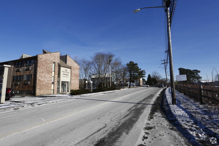 60-76 W Main St, Hyannis, MA à louer - Photo du bâtiment - Image 2 de 6