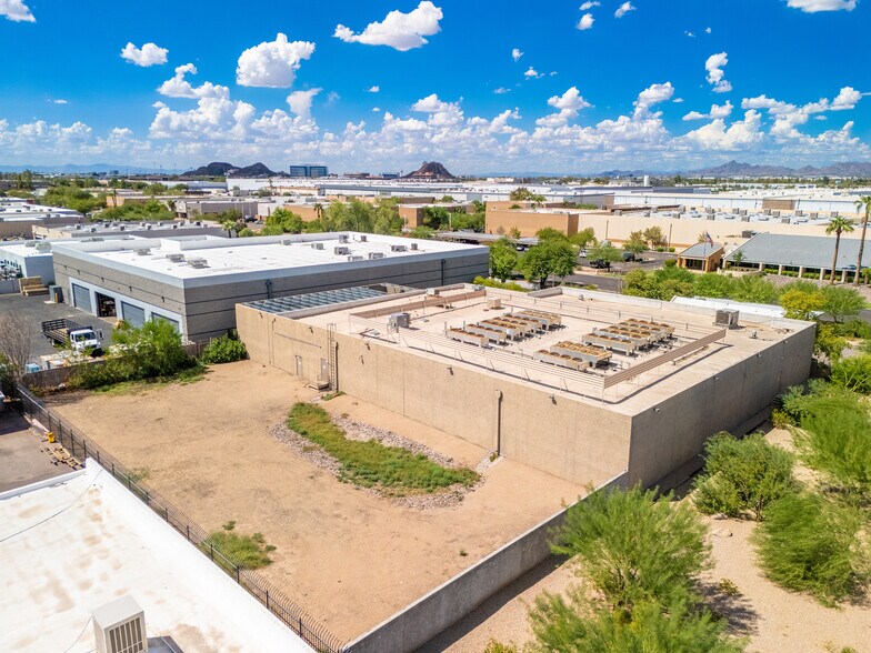1005 W Geneva Dr, Tempe, AZ à louer - Photo du bâtiment - Image 3 de 6