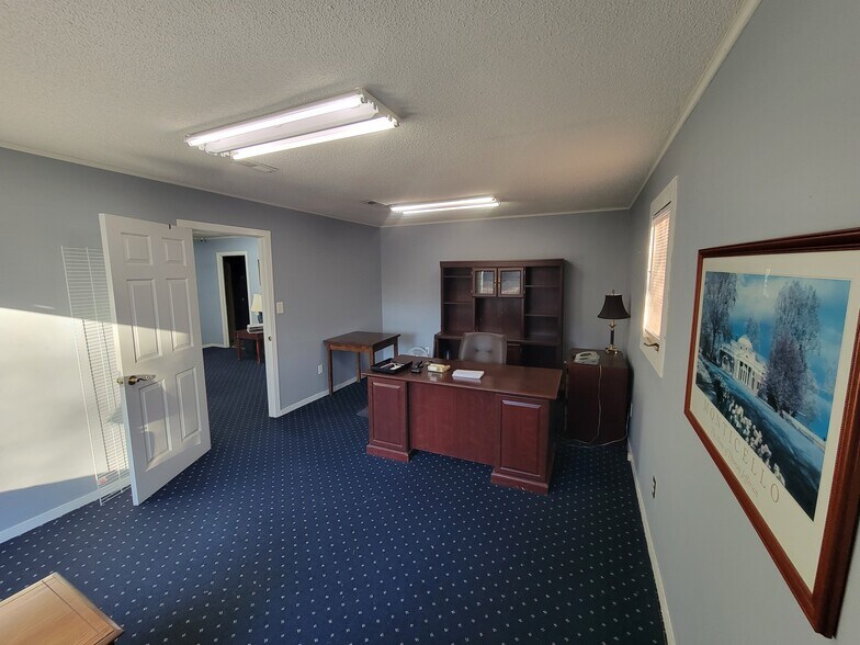 1110 Hawkins Ave, Sanford, NC à vendre - Photo du bâtiment - Image 3 de 62