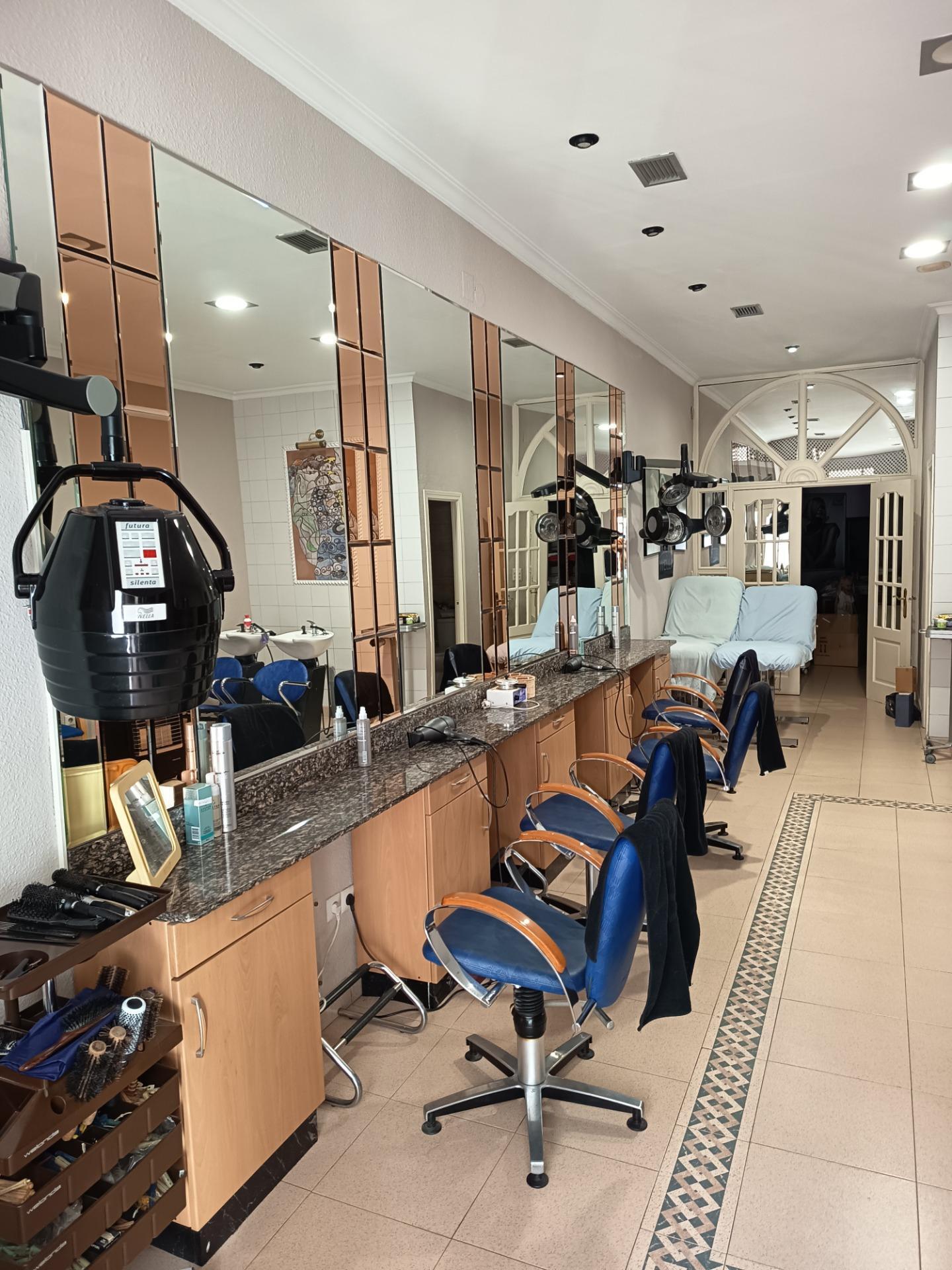 Retail in Córdoba, Córdoba for lease Interior Photo- Image 1 of 7