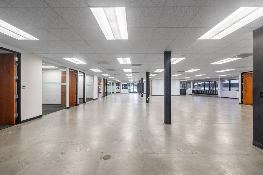 6059 Bristol Pky, Culver City, CA à louer - Numérisation 3D de Matterport - Image 2 de 6