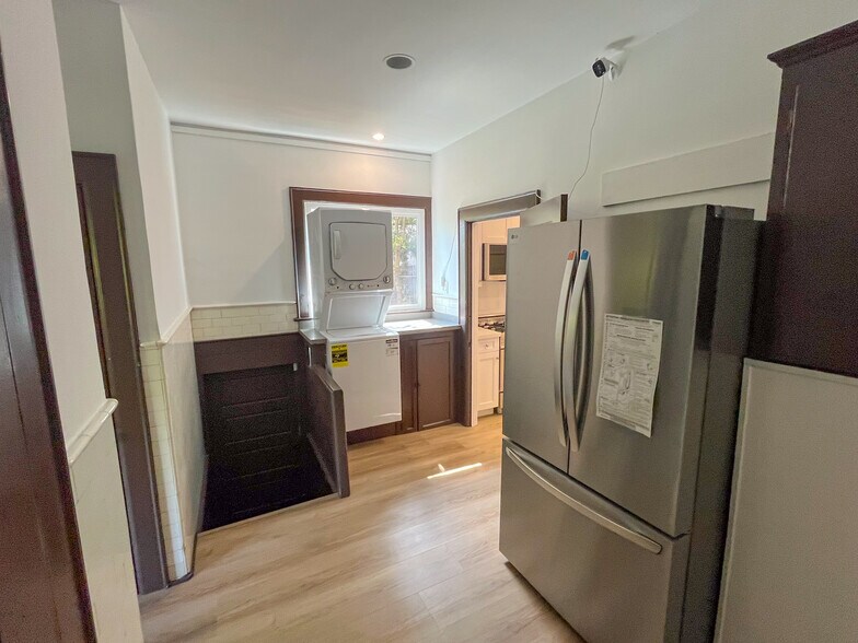 658 S Bronson Ave, Los Angeles, CA à vendre - Photo du bâtiment - Image 3 de 63
