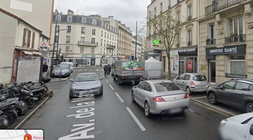 Retail in Asnières-Sur-Seine for lease Building Photo- Image 1 of 4