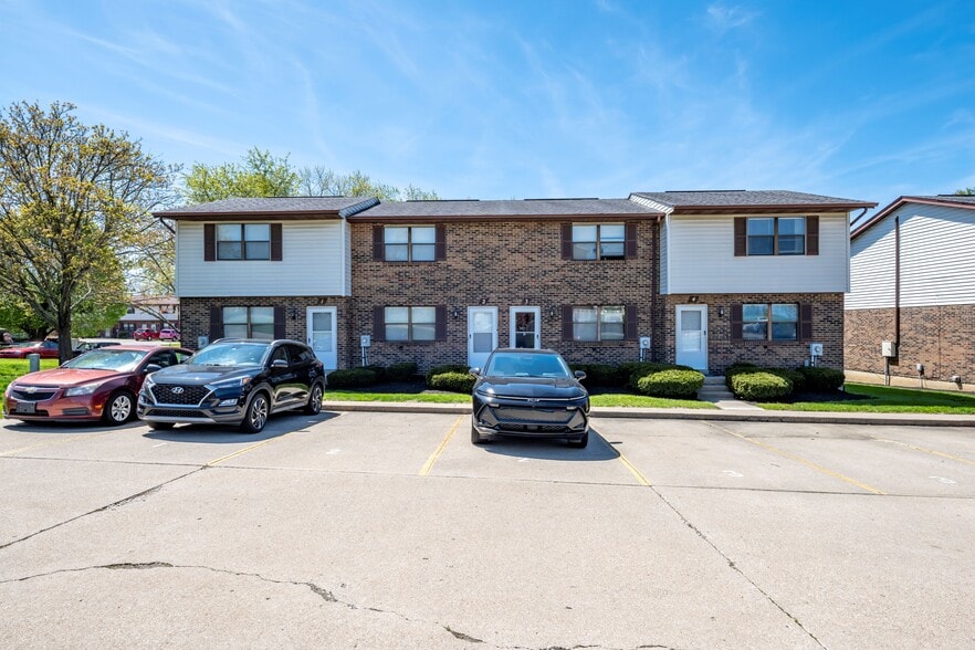 2080 Woodtrail Dr, Fairfield, OH for sale - Building Photo - Image 3 of 22