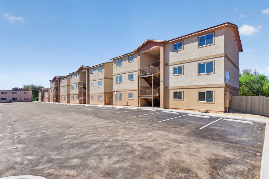 2301 Seco Adobe Cir, North Las Vegas, NV for sale - Building Photo - Image 1 of 16