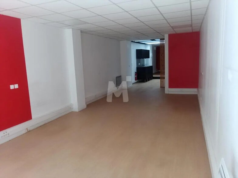 Commerce de détail dans Melun à louer - Photo intérieure - Image 3 de 6