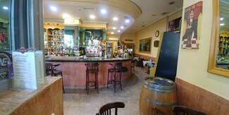 Plus de détails pour Multi-résidentiel à vendre