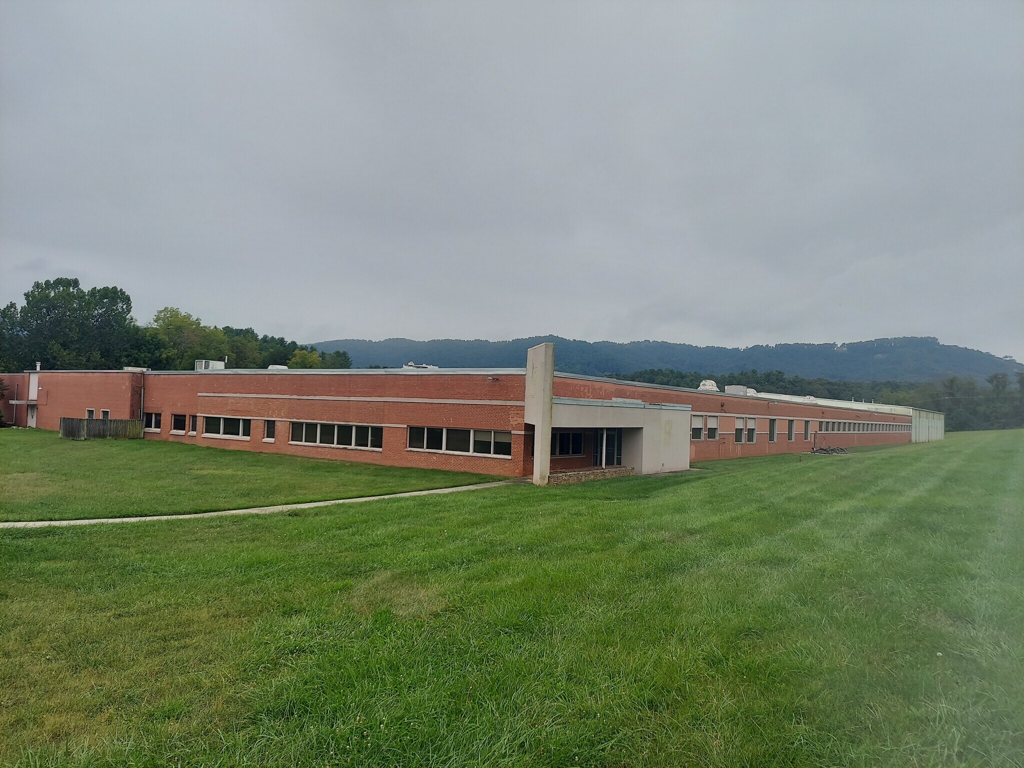 115 Reems Creek Rd, Weaverville, NC à vendre Photo du bâtiment- Image 1 de 1