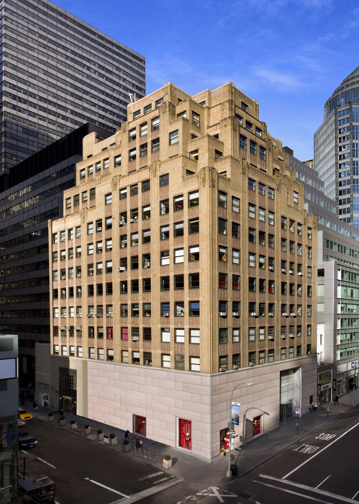133 E 58th St, New York, NY à louer Photo principale- Image 1 de 4