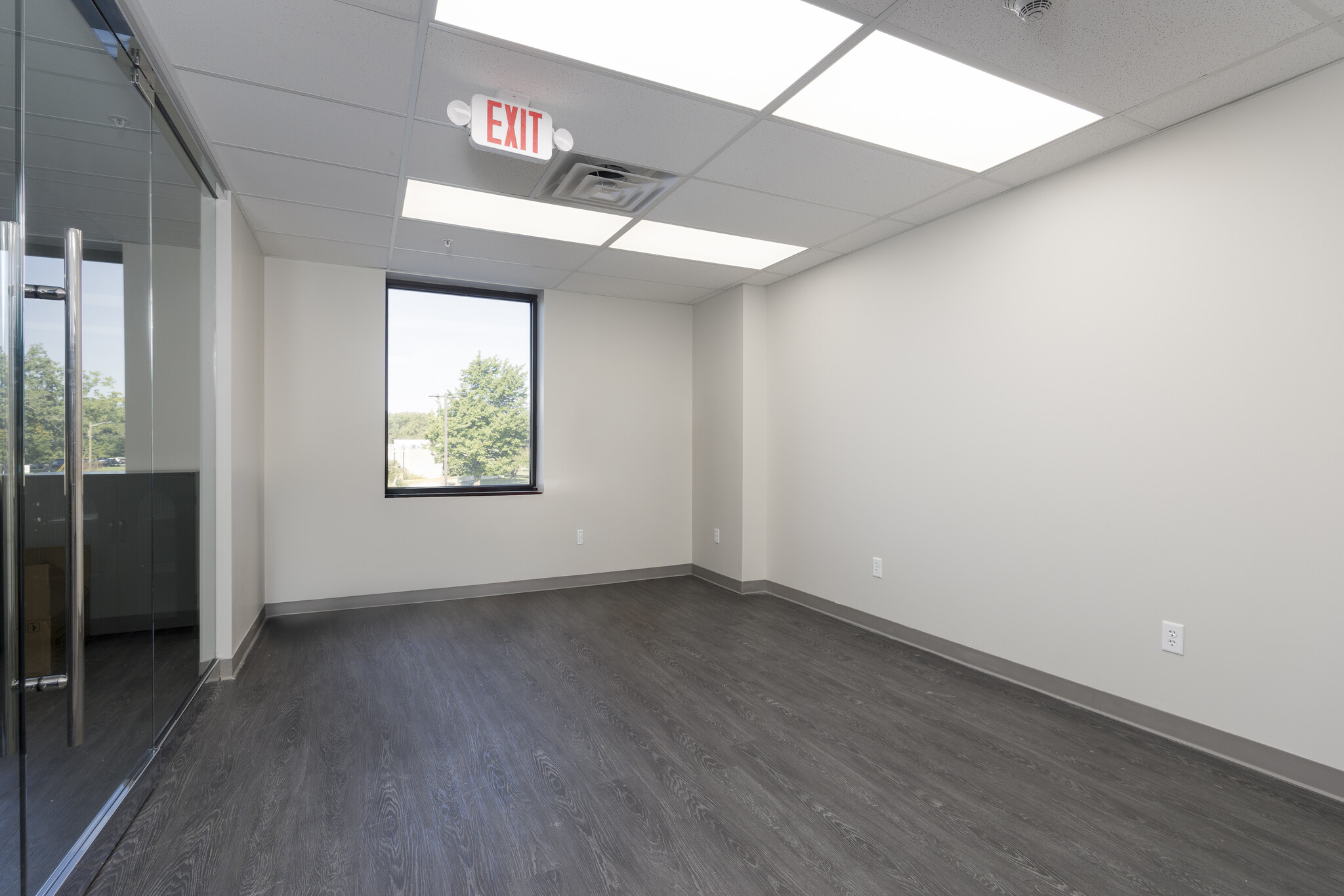 40 Gardenville Pkwy W, Buffalo, NY for lease Interior Photo- Image 1 of 10