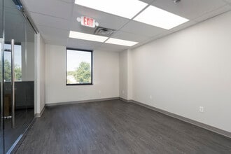 40 Gardenville Pkwy W, Buffalo, NY for lease Interior Photo- Image 1 of 10