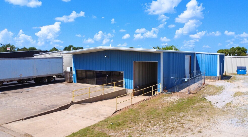 1008 S Clayton St, Springdale, AR à louer - Photo du bâtiment - Image 3 de 15