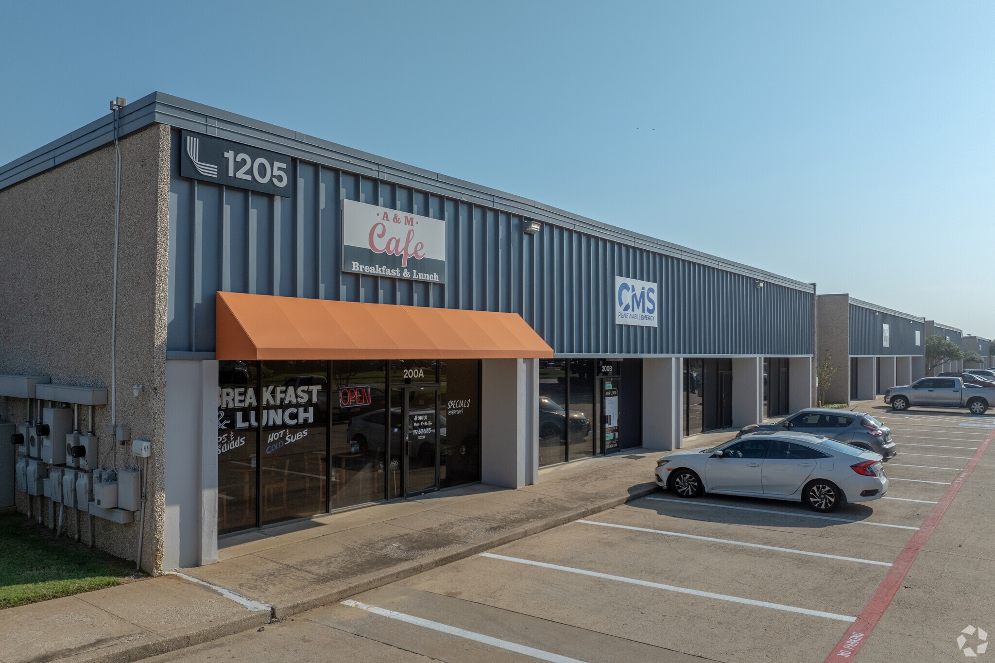 1205 W Carrier Pky, Grand Prairie, TX for lease Building Photo- Image 1 of 27