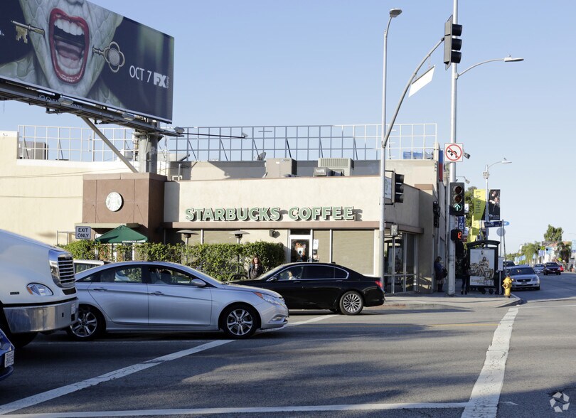 12100 Santa Monica Blvd, Los Angeles, CA à louer - Photo du bâtiment - Image 3 de 4